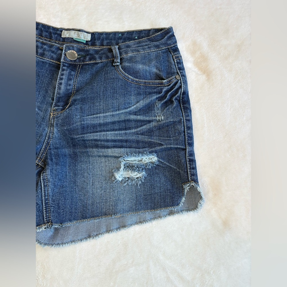 Route 66 Distressed Denim Women's Shorts - Size 8. - Picture 4 of 11